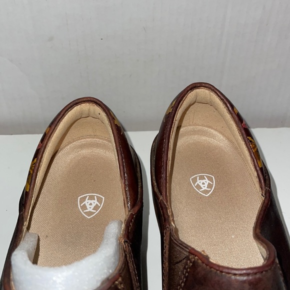 NWOT ARIAT HERA EXPERT WIDE LEATHER FLORAL EMBROIDERED WORK CLOGS - Picture 3 of 5